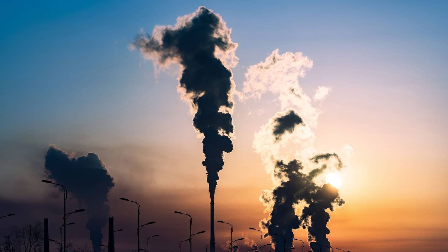  Coordinating efforts to combat climate change now is crucial to avoid disaster. © Xuanyu Han